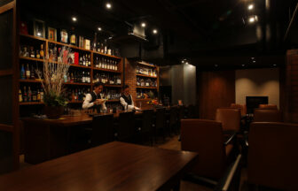 BAR ACCOLA（バー アッコラ）